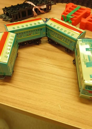 Diğer Renkli HUENA Tren Seti ve Rayları