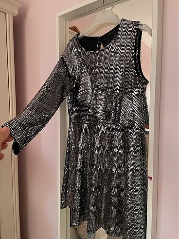Zara Zara pullu parlak elbise