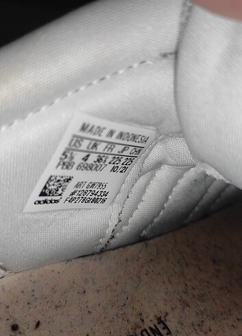 36 Beden beyaz Renk Adidas spor ayakkabı 