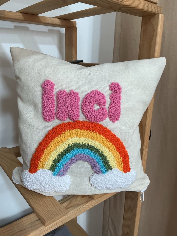 Gökkuşağı temalı isimli Yastık Kılıfı - Görsel 2