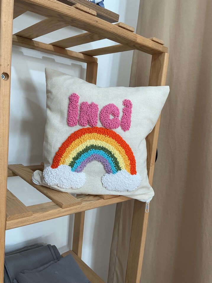 Gökkuşağı temalı isimli Yastık Kılıfı - Görsel 3