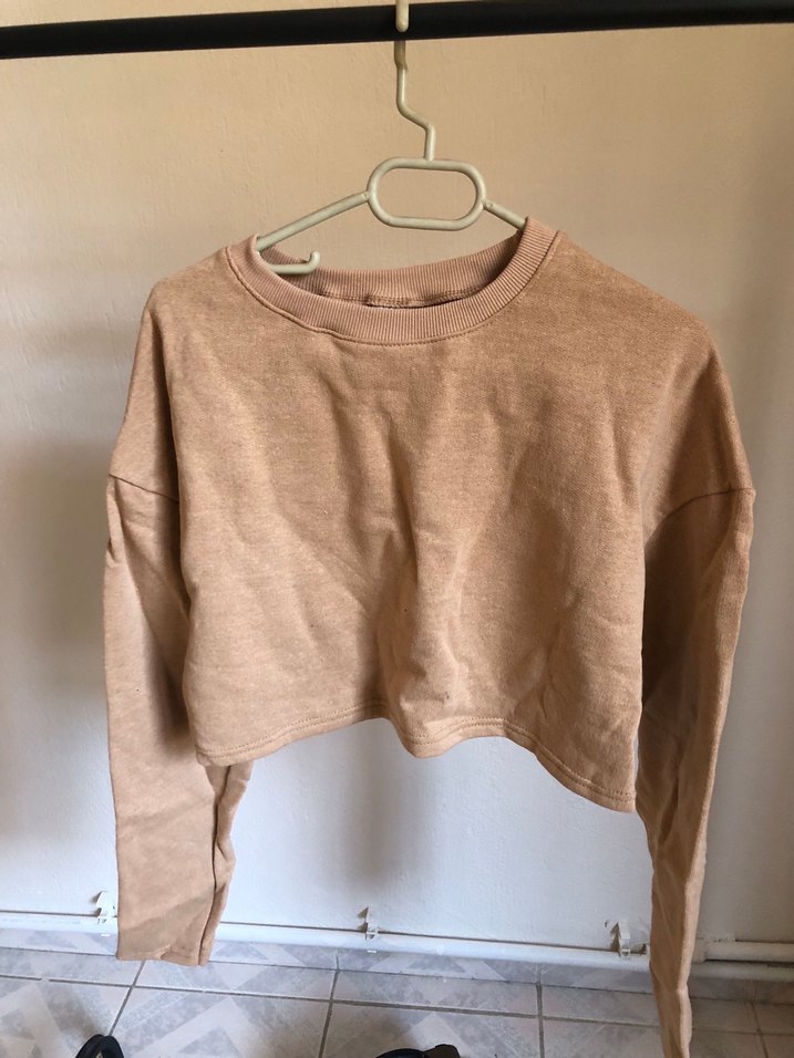 Bej Crop Sweatshirt  Rahat ve Şık — görsel 2/5