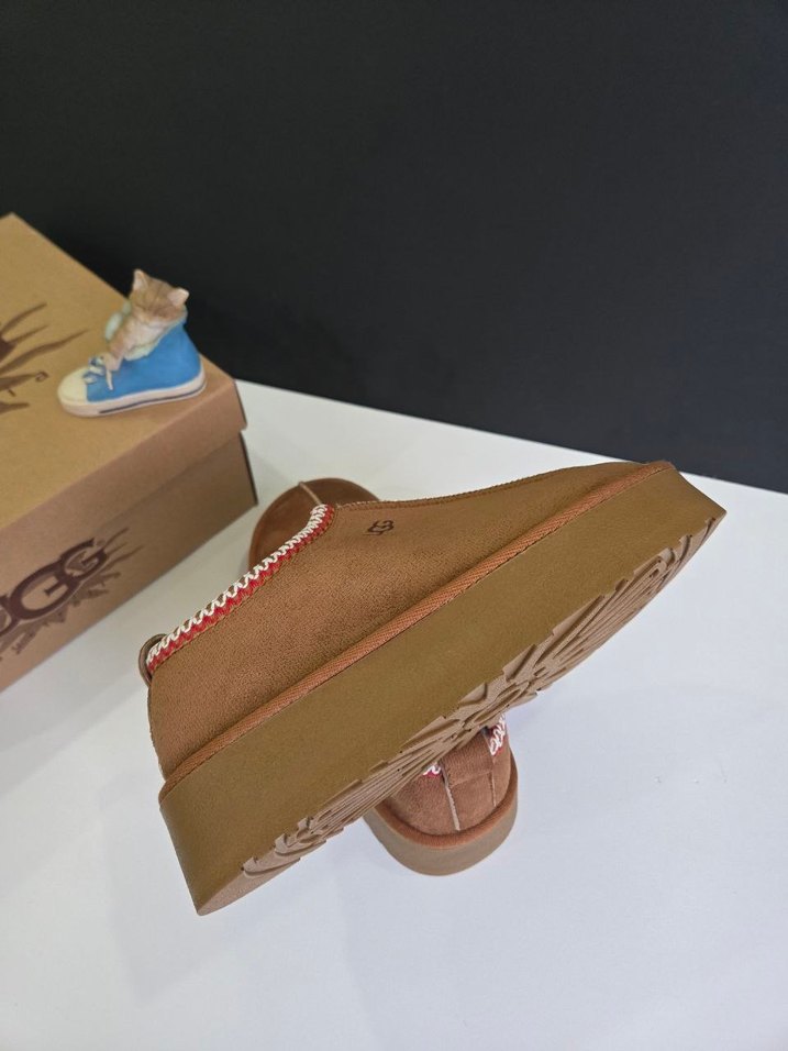 UGG Kahverengi Süet Terlik — görsel 6/7