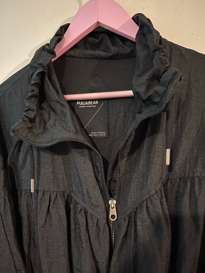 Kadın Siyah Kemerli Kısa Mont Yağmurluk - Görsel 2