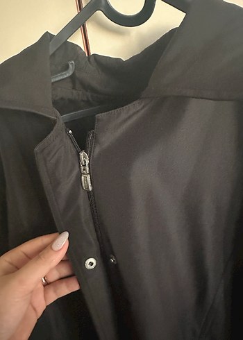 Siyah yağmurluk - Görsel 3