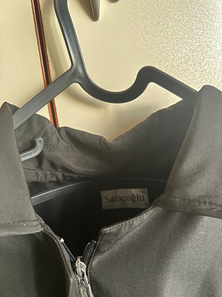 Siyah yağmurluk - Görsel 4