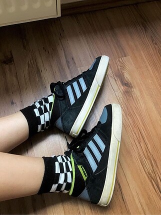 Adidas spor ayakkabı