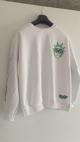 PullBear Rick and Morty Swaetshirt