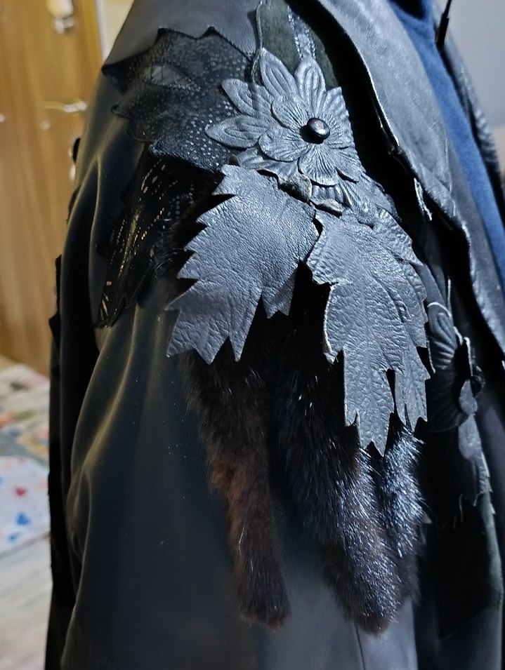 Düğmeli Nakışlı Siyah Deri Goth Ceket. - Görsel 3