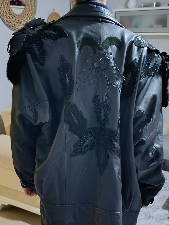 Düğmeli Nakışlı Siyah Deri Goth Ceket. - Görsel 2