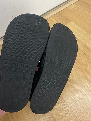 35 Beden siyah Renk Adidas Sandalet
