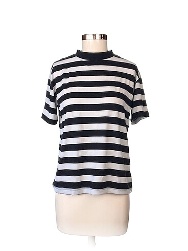 Trendyol & Milla T-shirt %70 İndirimli.