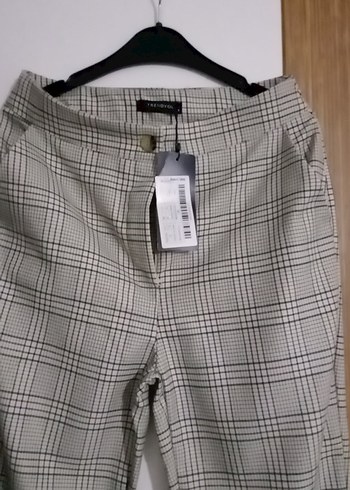 Trendyol & Milla Düğmeli Gri Kadın Kumaş Pantolon