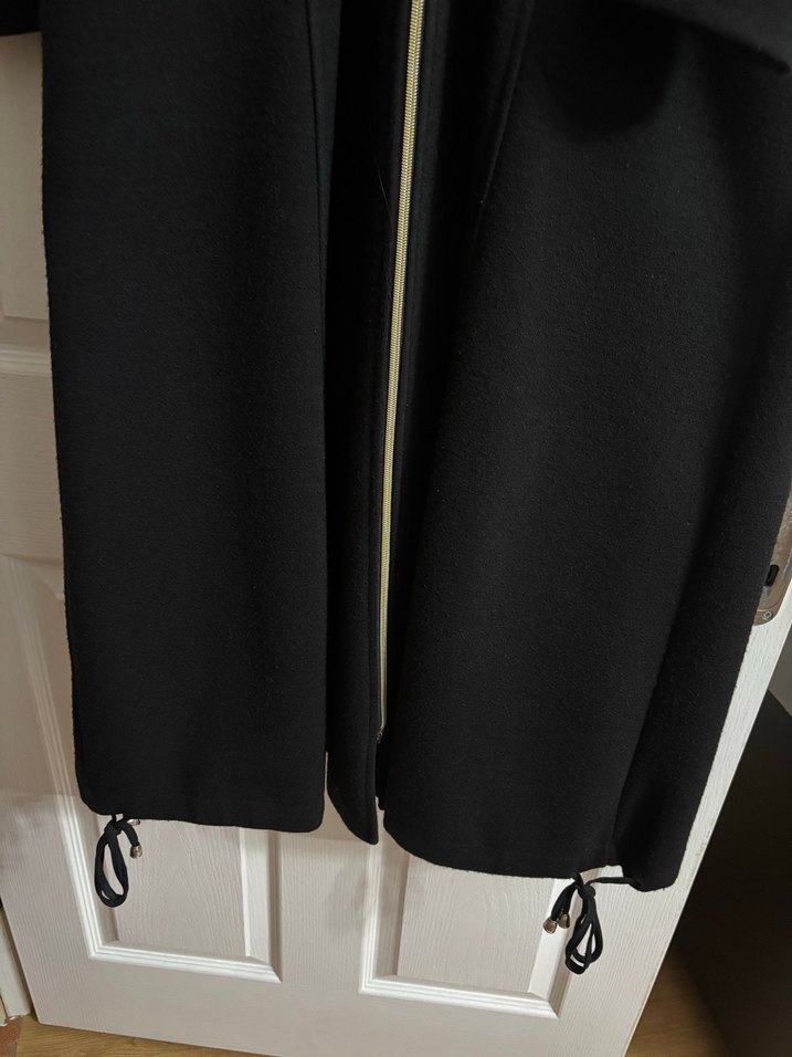 Siyah Fermuarlı Uzun Kadın Kaban - Görsel 2