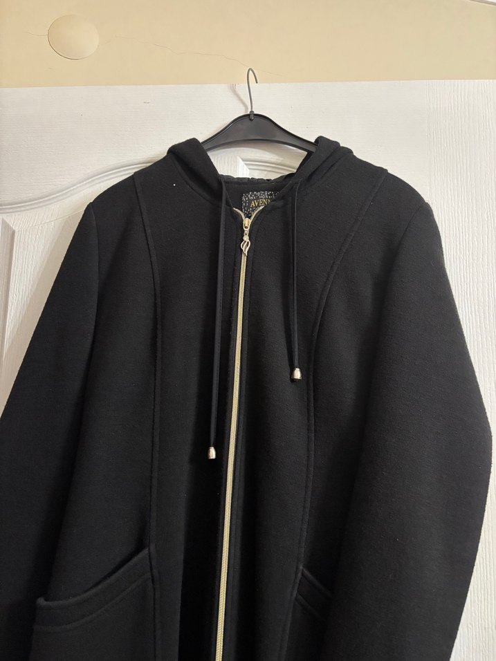 Siyah Fermuarlı Uzun Kadın Kaban - Görsel 3