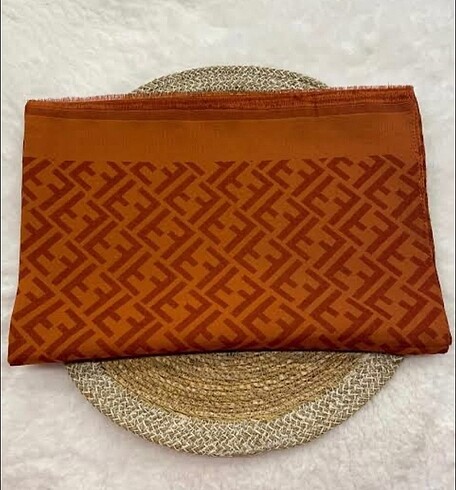 Fendi şal