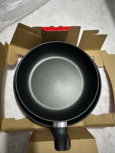  Beden siyah Renk Fissler Cenit 2li tava