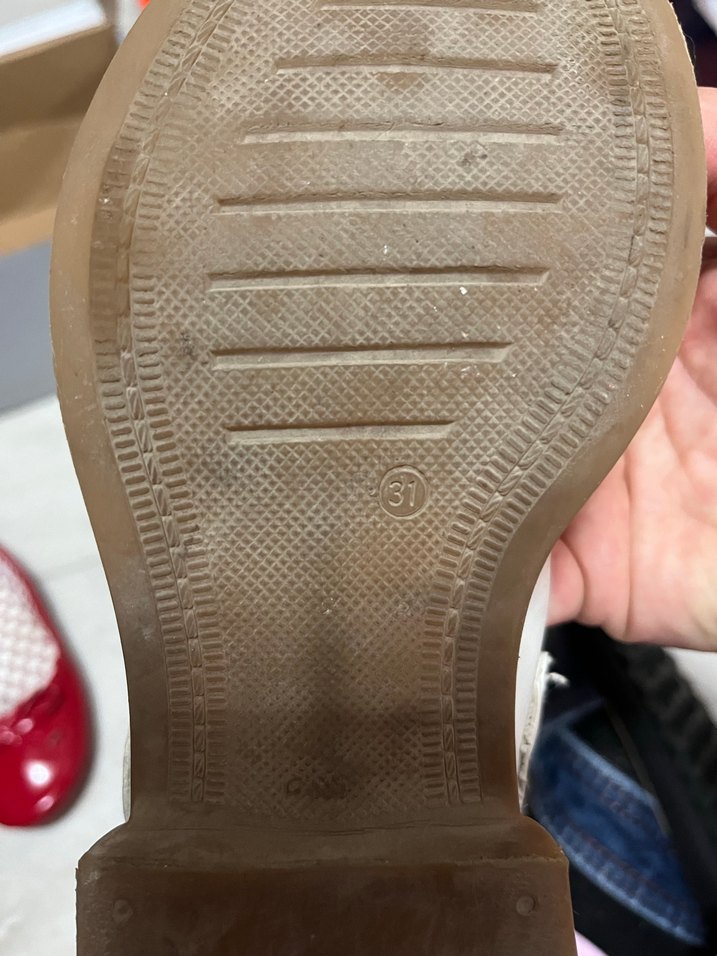 Beyaz Parlak Kemerli Kız Özel Ayakkabı - Görsel 4