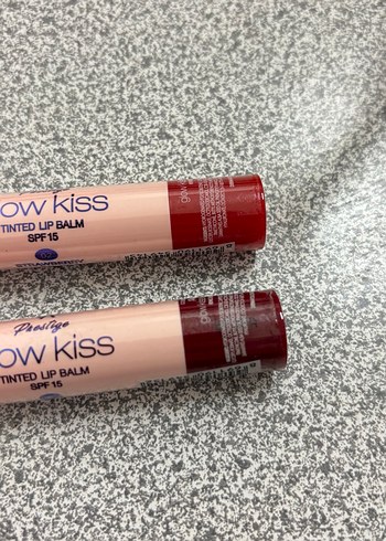 Glow Kiss Renkli Pembe Dudak Balmı - Görsel 3