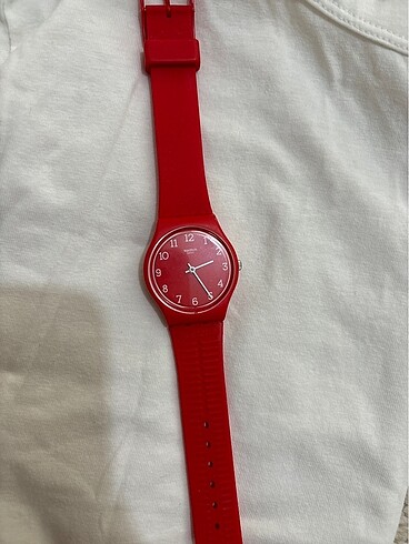 Kırmızı swatch saat