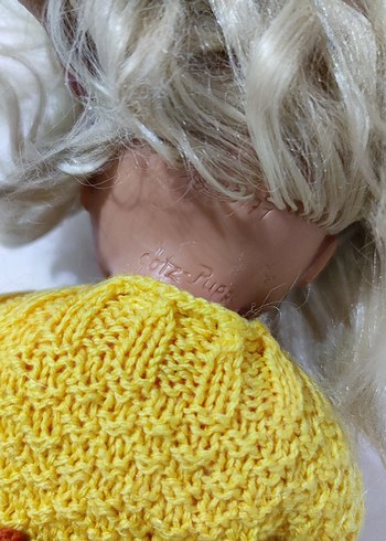 Sarı Örgü Elbiseli Bebek - Görsel 4