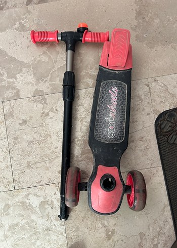 Beden Renkli - pembe Kırmızı Çocuk Scooterı