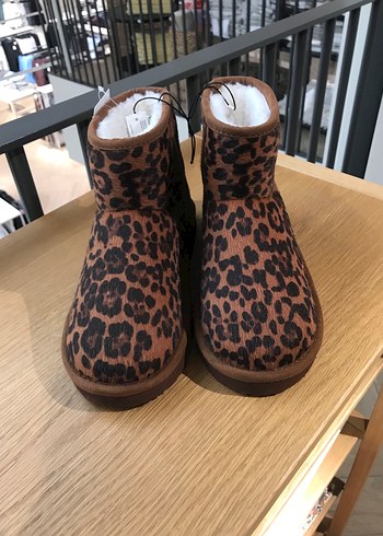 Kahverengi Leopar Desenli Kürklü Kadın Bot - Görsel 8