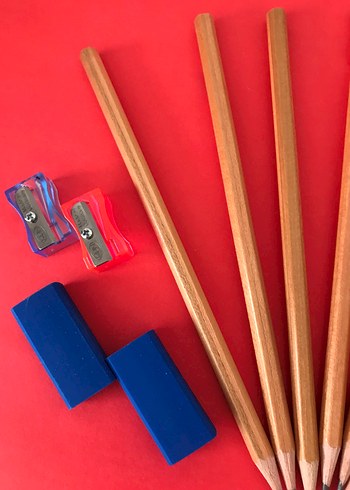 Kırmızı Fonlu Kurşun Kalem Seti ve Kalemtraş - Görsel 3