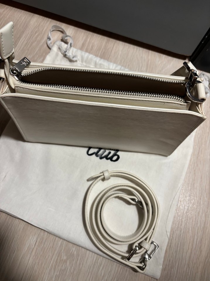 Beyaz Deri Fermuarlı Kadın Çanta - Görsel 4