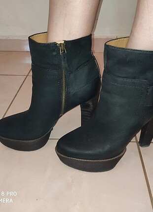 Nine West bot