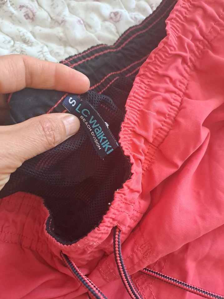 Kırmızı Düğmeli Erkek Mini Şort - Görsel 3