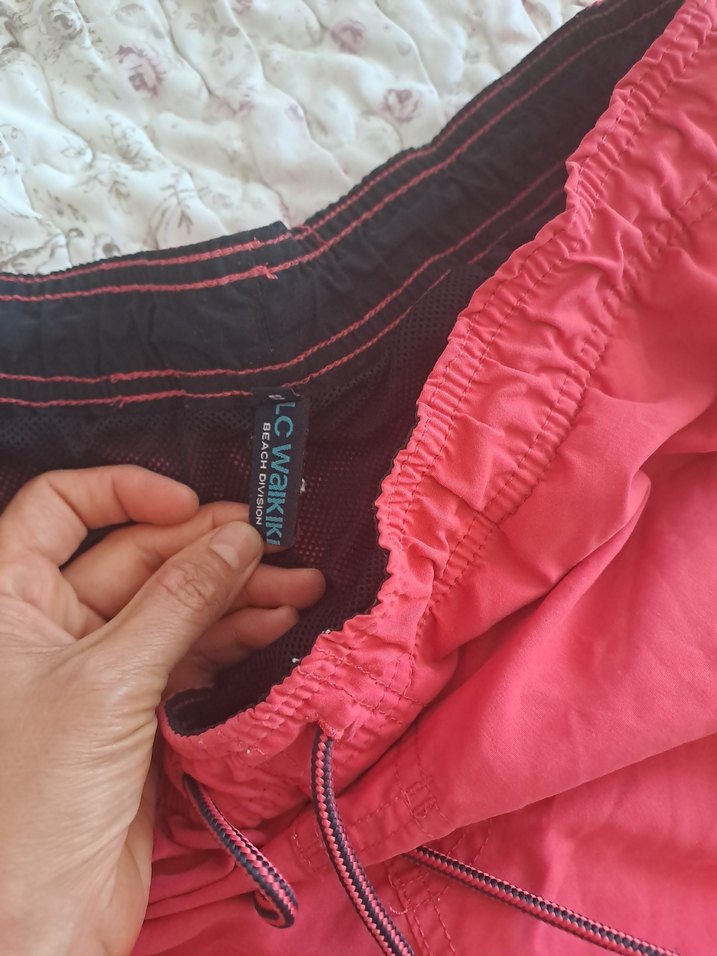 Kırmızı Düğmeli Erkek Mini Şort - Görsel 2