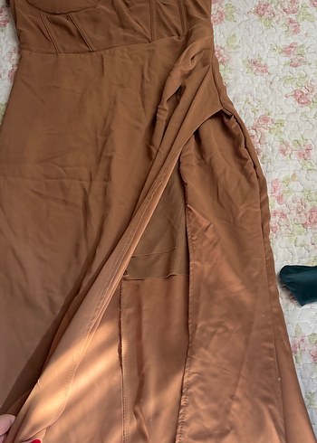 Parlak Kahverengi ince askılı yırtmaçlı Midi Elbise - Görsel 5