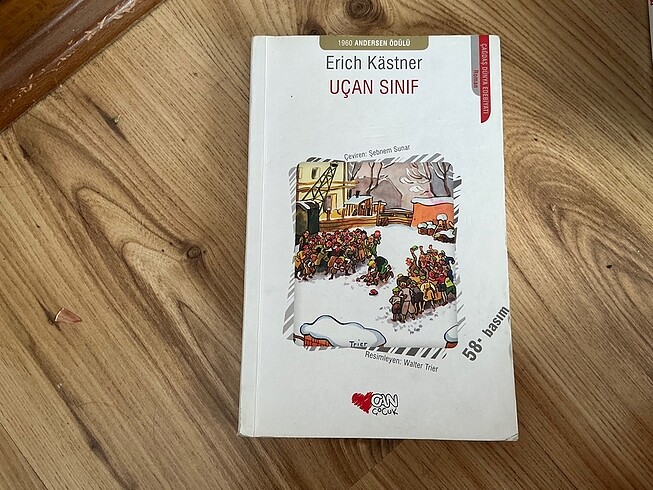 Uçan sınıf roman
