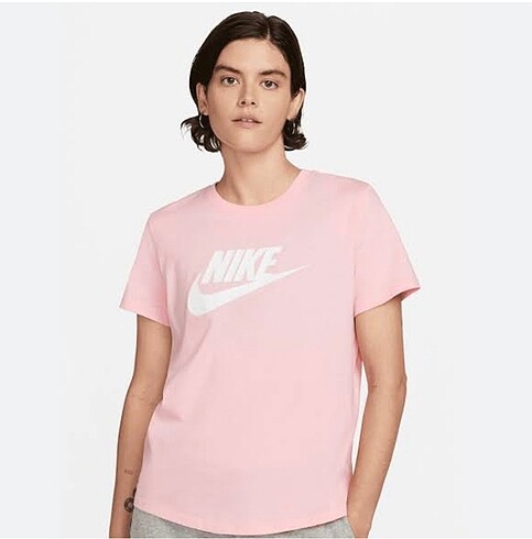 Nike Pembe Tişört