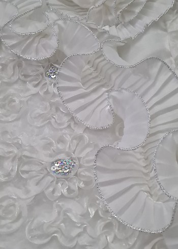 Bebek Beyaz Nakışlı Fırfırlı Yastık ve beşik örtüsü - Görsel 3