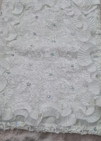 Bebek Beyaz Nakışlı Fırfırlı Yastık ve beşik örtüsü - Görsel 4