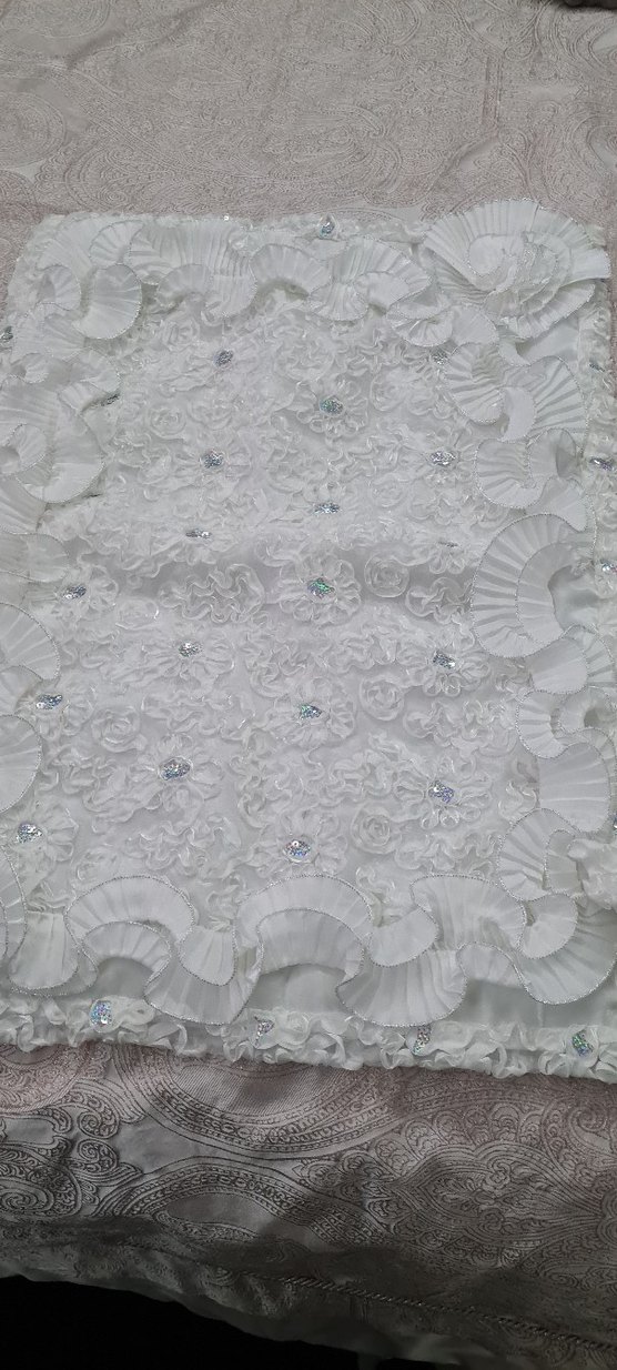 Bebek Beyaz Nakışlı Fırfırlı Yastık ve beşik örtüsü - Görsel 4