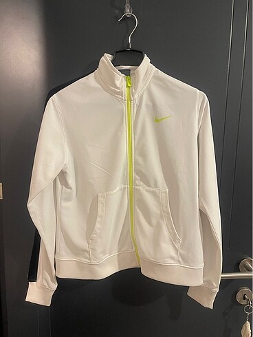 Nike beyaz eşofman üstü