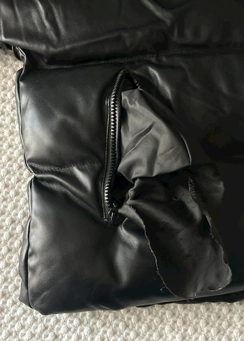 Kadın Siyah Deri Kapüşonlu Şişme Mont - Görsel 2