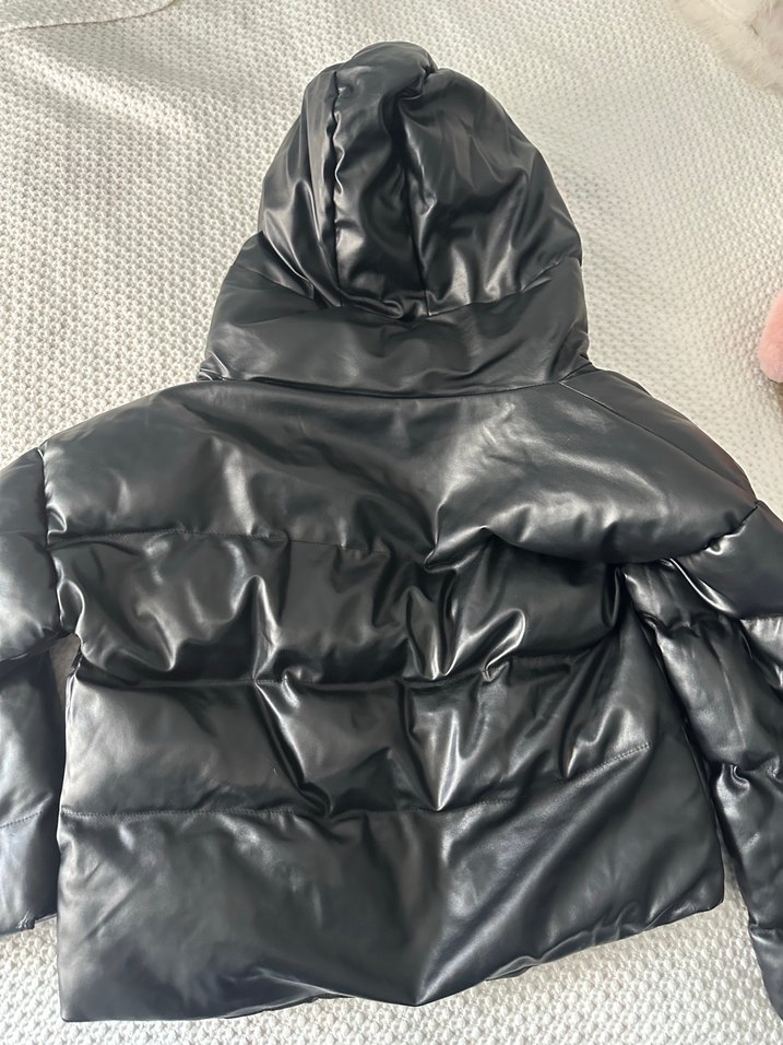 Kadın Siyah Deri Kapüşonlu Şişme Mont - Görsel 4
