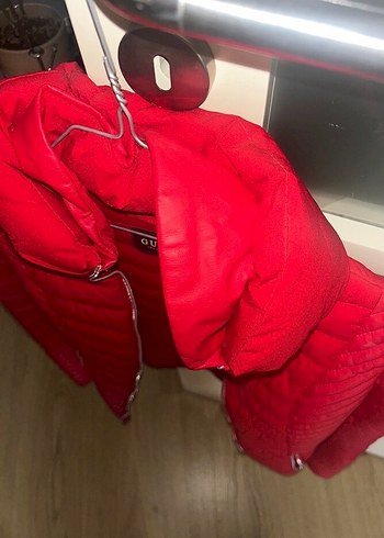 Kırmızı Fermuarlı Guess Mont - Görsel 2