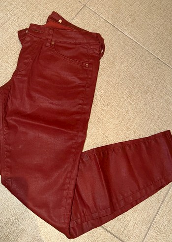 Kırmızı Deri Kemerli Kadın Pantolon - Görsel 2