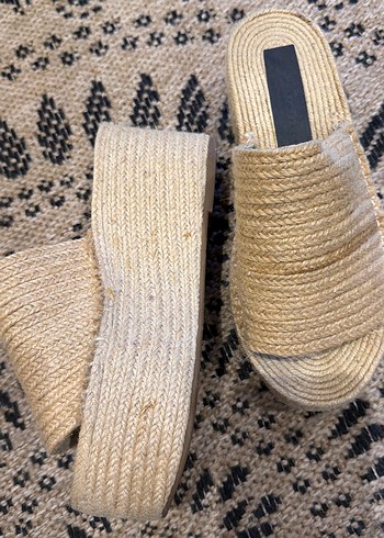 zara 37