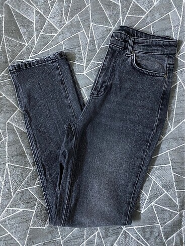 Yırtmaçlı jean