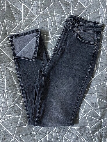 Trendyol & Milla Yırtmaçlı jean
