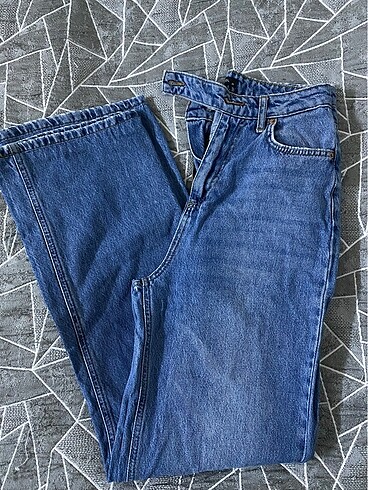 Bel detaylı jean