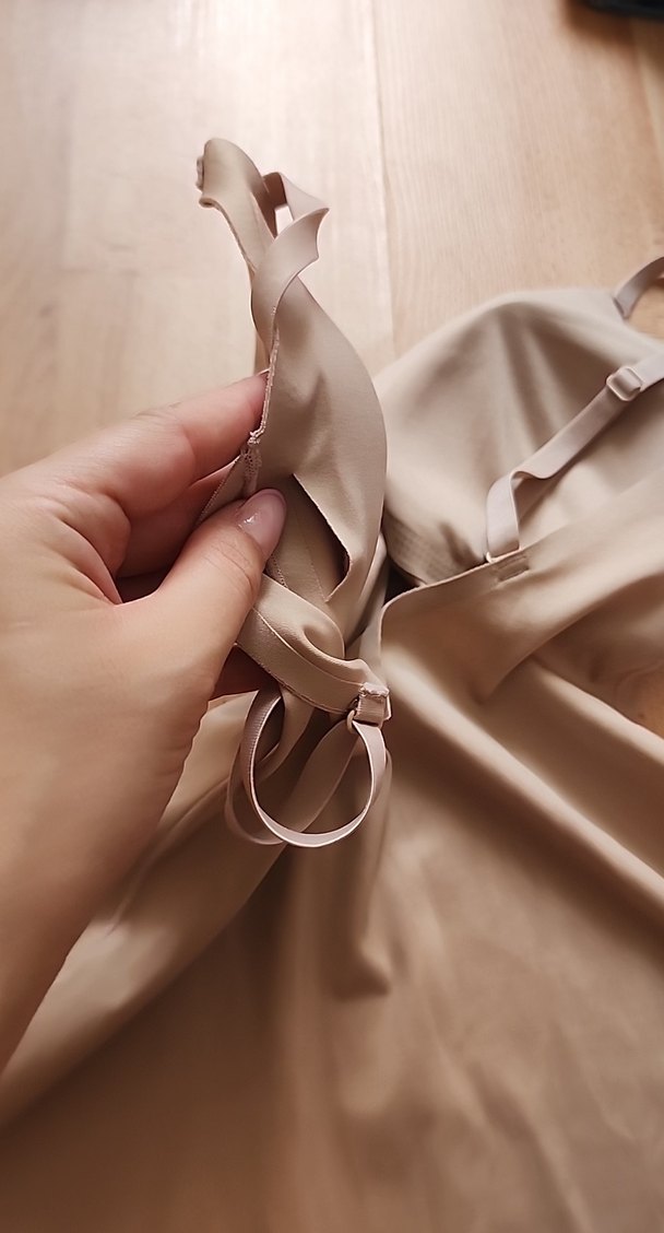 Oysho Bej İnce Askılı Lazer Kesim Çıtçıtlı Atlet 36 - Görsel 3