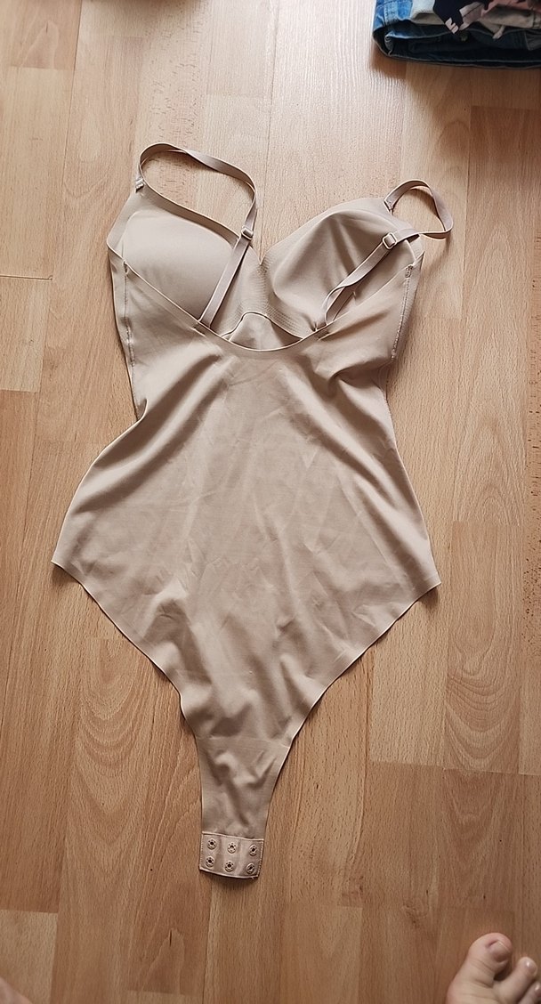 Oysho Bej İnce Askılı Lazer Kesim Çıtçıtlı Atlet 36 - Görsel 2