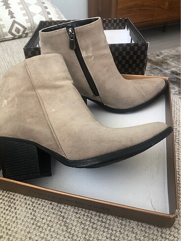Zara Bej bot